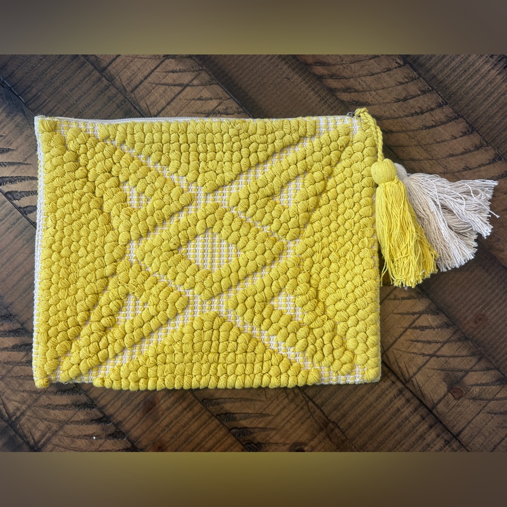 NWOT Sole Society Woven Textured Bag 9.5 x 12